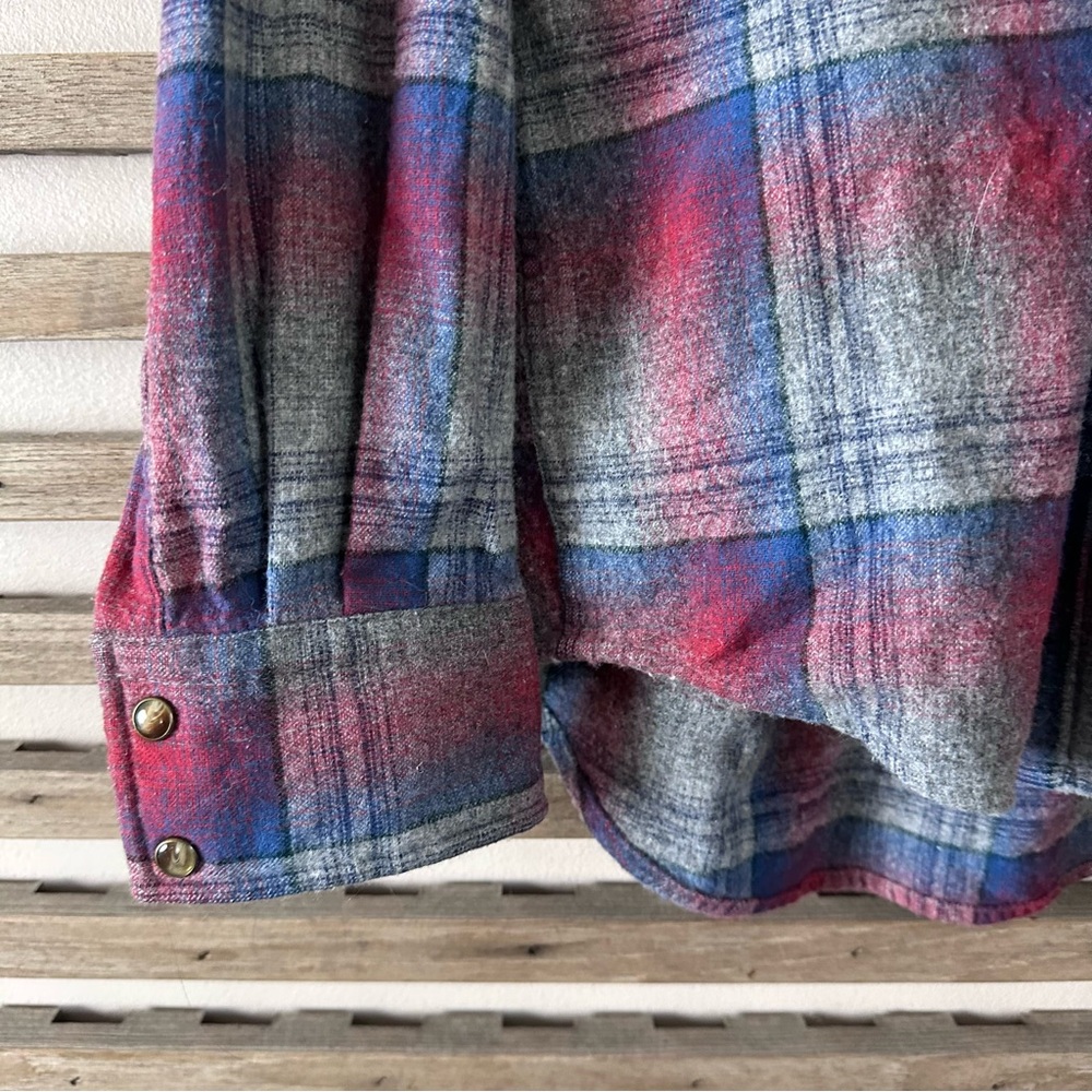 Pendleton 100% Virgin Wool Cool Tones Snap Closur… - image 3